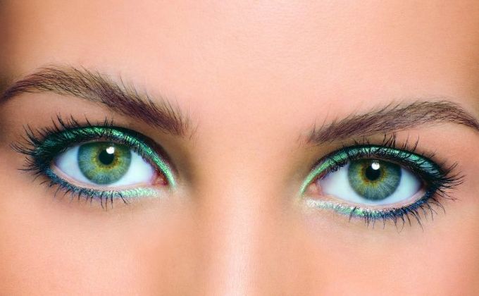 Секреты макияжа: как накрасить глаза правильно